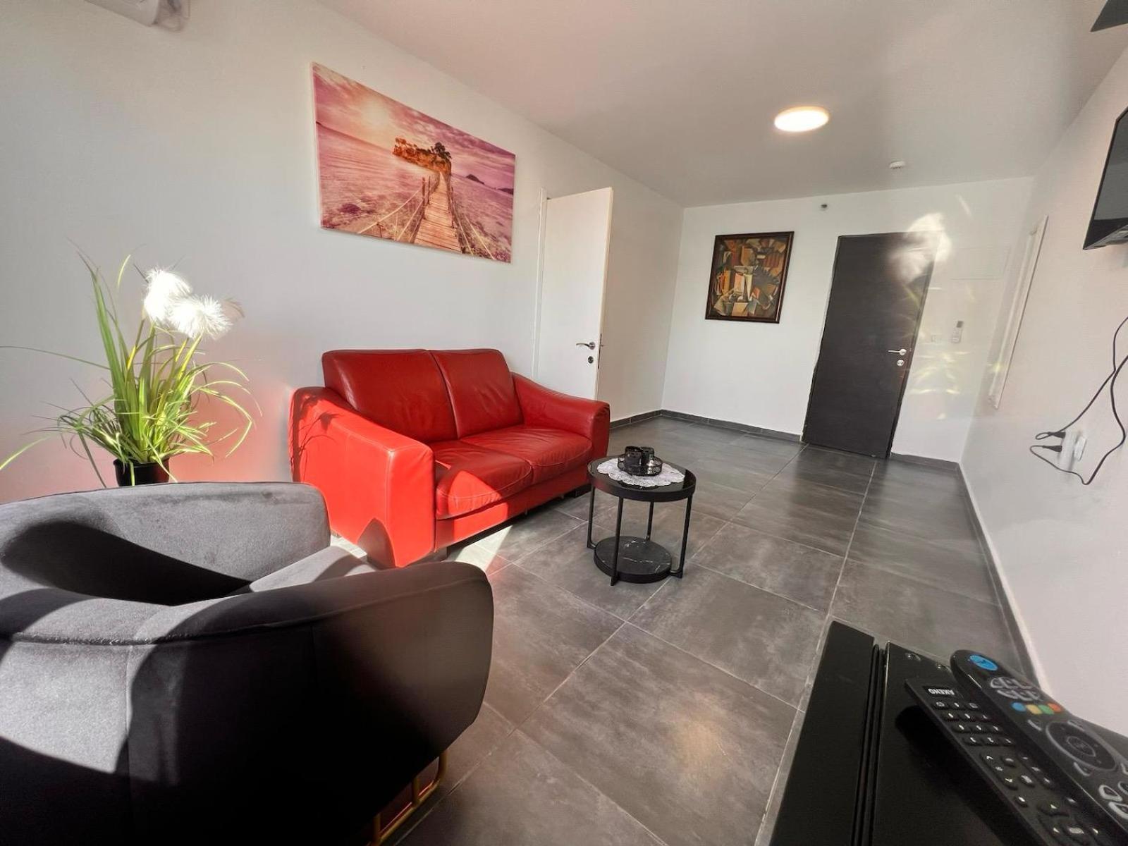 Elis Boutique Hotel Bat Yam Exterior photo