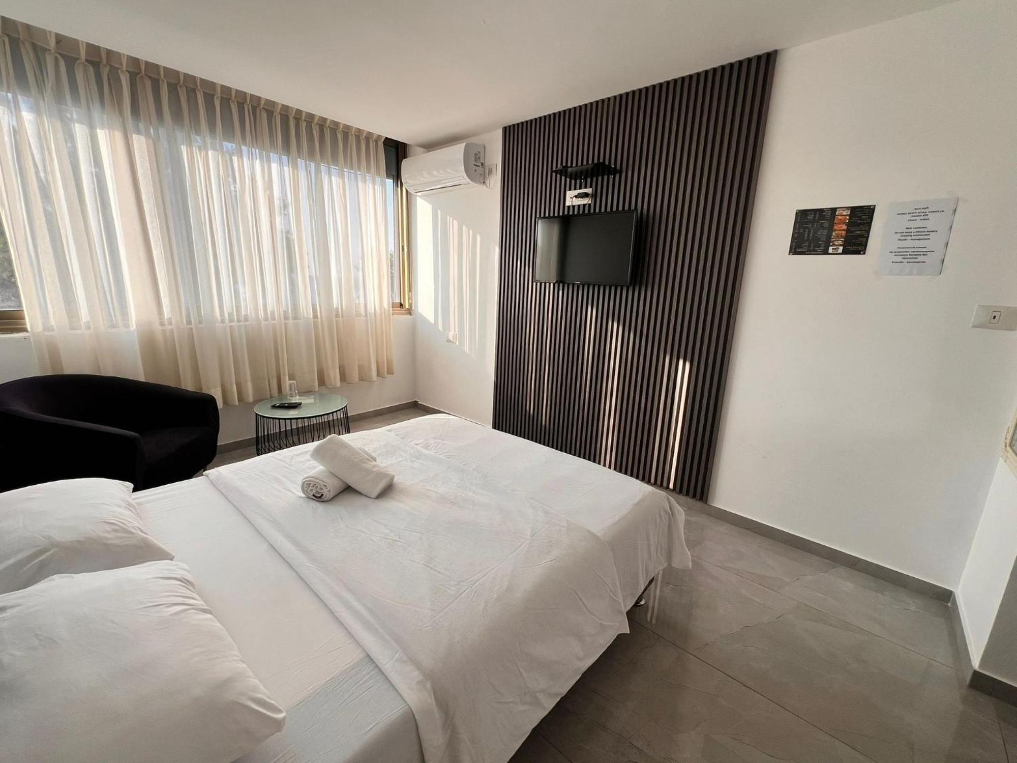 Elis Boutique Hotel Bat Yam Exterior photo