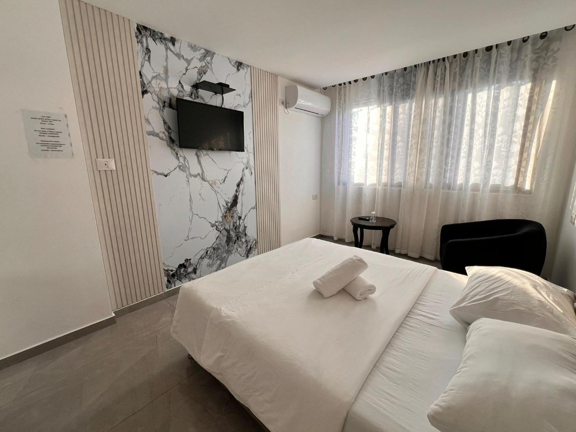 Elis Boutique Hotel Bat Yam Exterior photo