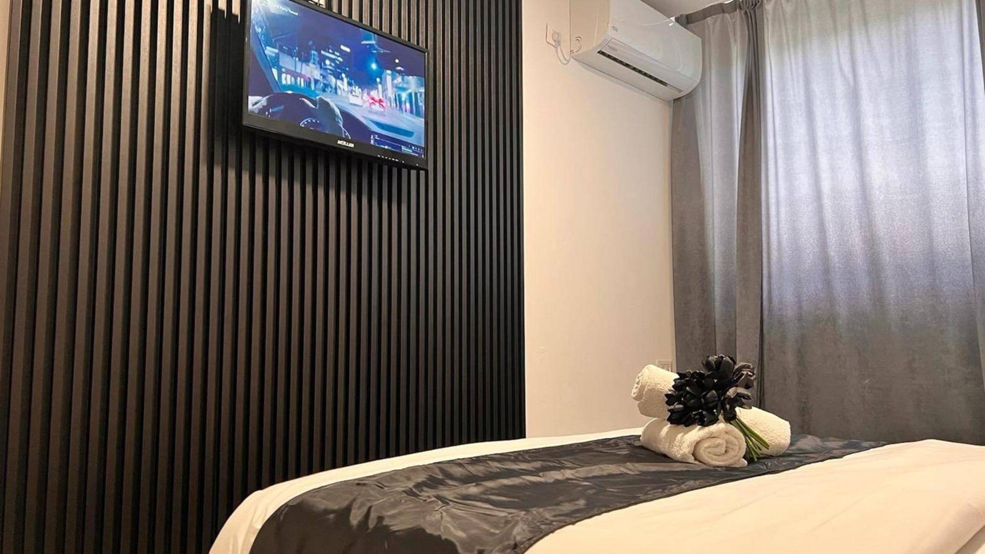 Elis Boutique Hotel Bat Yam Exterior photo