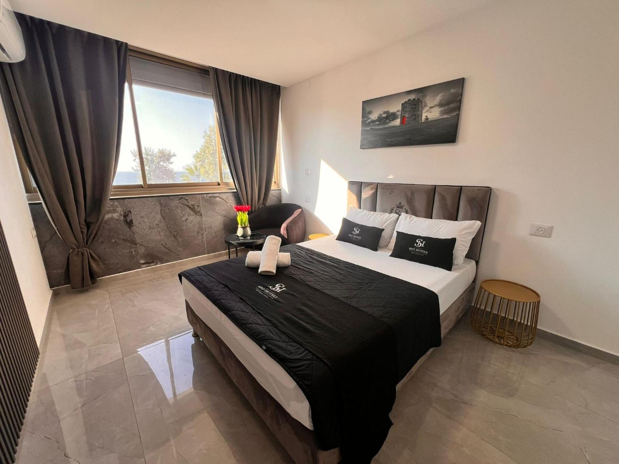 Elis Boutique Hotel Bat Yam Exterior photo