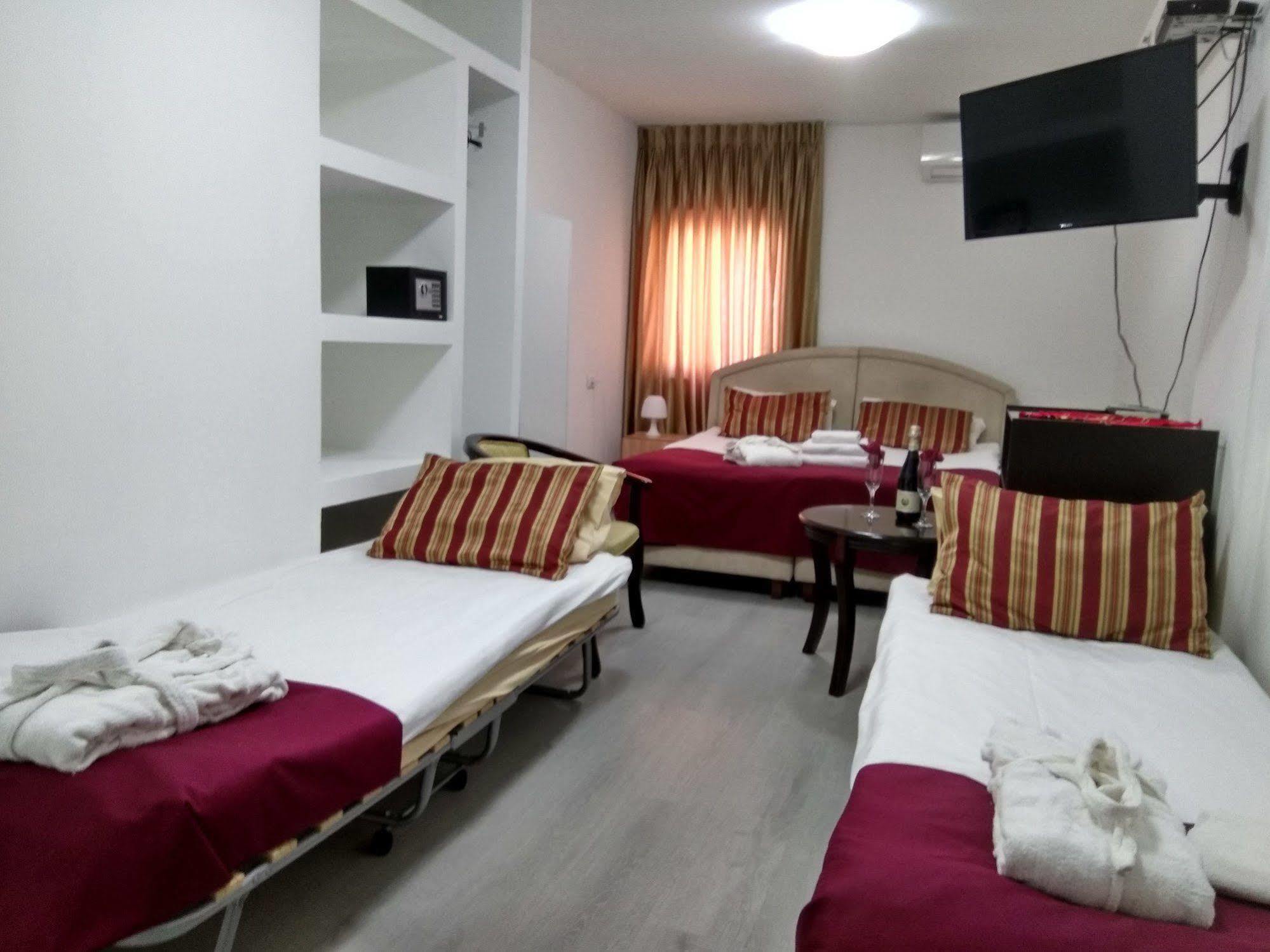 Elis Boutique Hotel Bat Yam Exterior photo