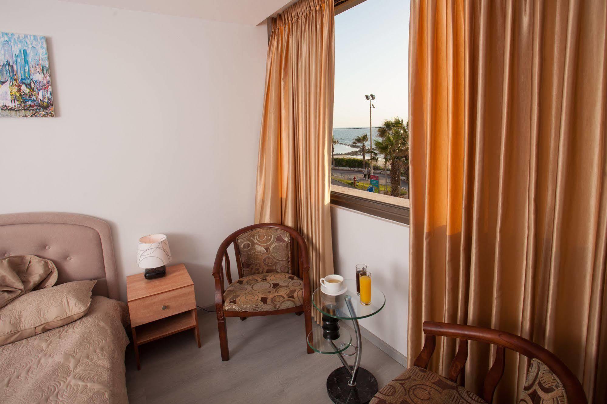Elis Boutique Hotel Bat Yam Exterior photo