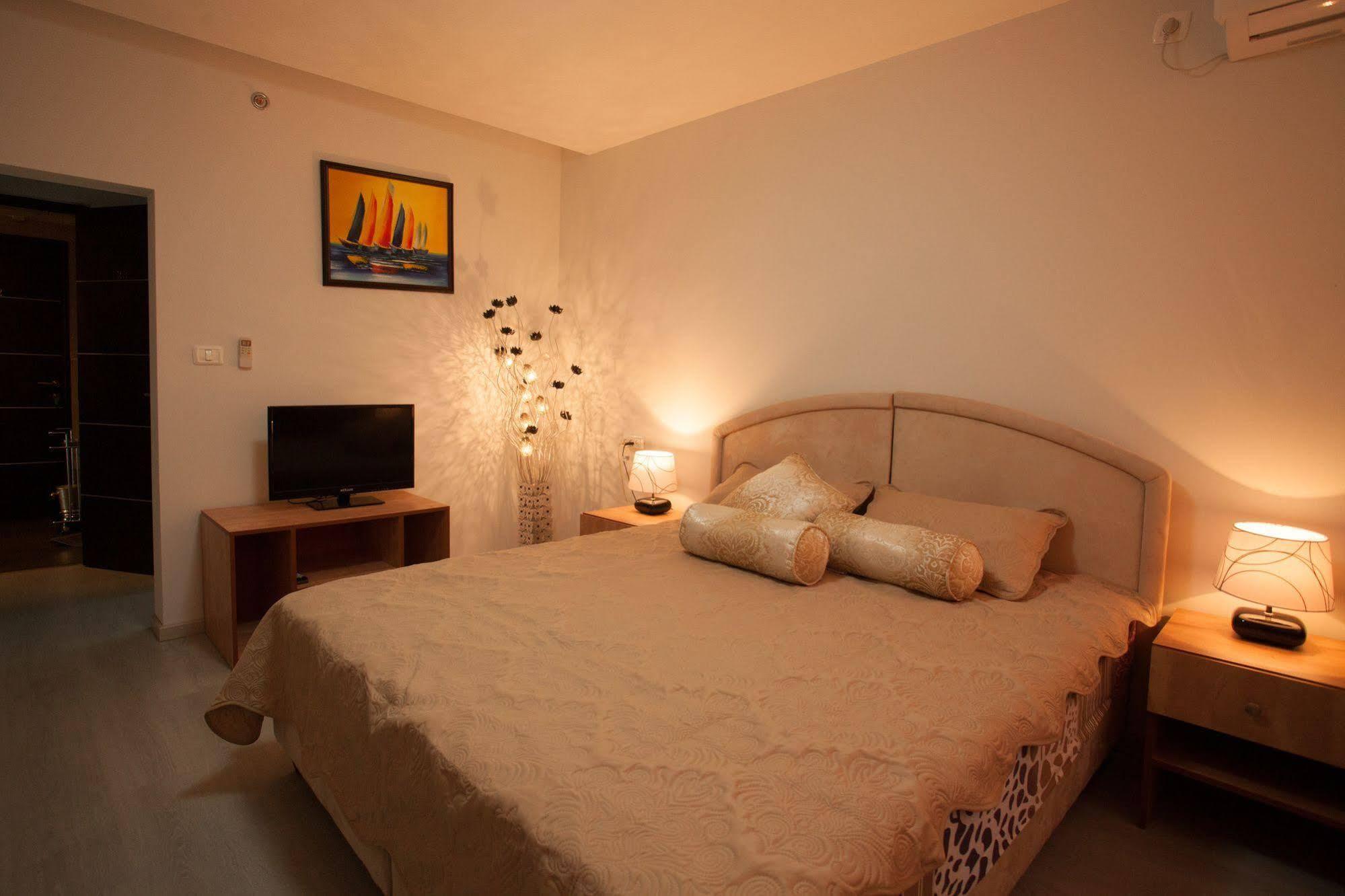 Elis Boutique Hotel Bat Yam Exterior photo